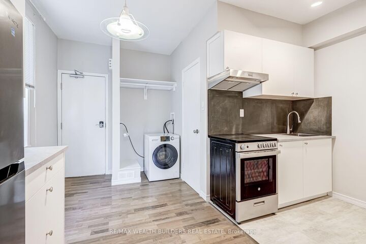 Property Photo: 2443 Dundas Street W Upper Unit 2 ON M6P 1X3
