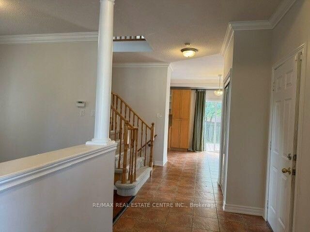 Property Photo:  16 Panorama Way  ON L8E 6C6 