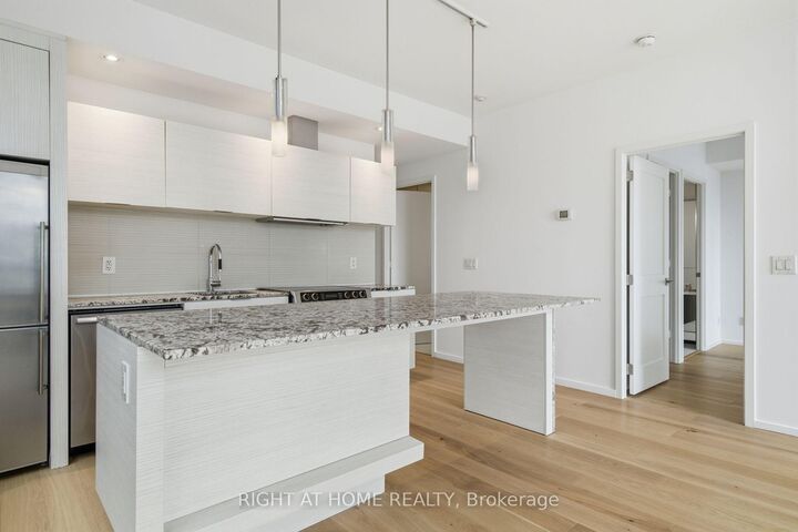 Property Photo:  8 Charlotte Street 902  ON M5V 0K4 
