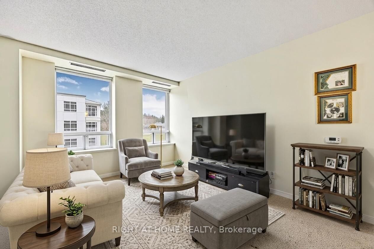 Property Photo:  74 Ross Street 53  ON L4N 1G3 