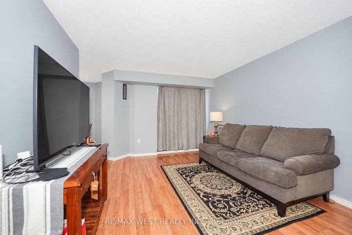 Property Photo:  4064 Lawrence Avenue E 221C  ON M1E 4V6 