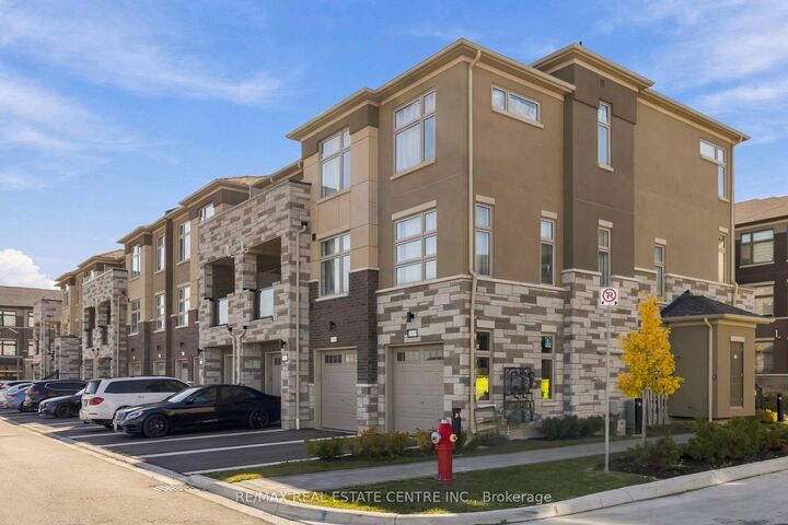 Property Photo:  35 Fieldridge Crescent Unit Crescent 31  ON L6R 4G6 