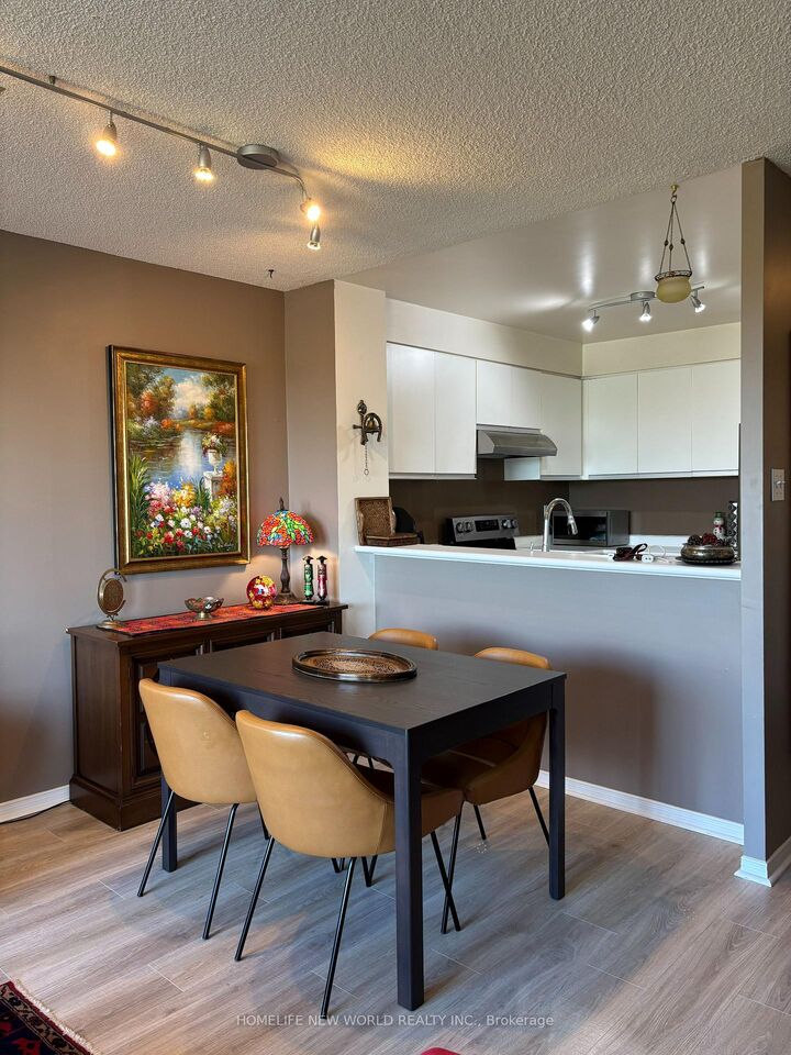 Property Photo:  2177 Burnhamthorpe Road W 605  ON L5L 5P9 
