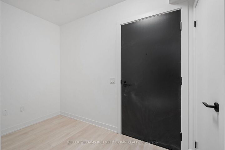 Property Photo:  117 Broadway Avenue 318  ON M4P 1V3 