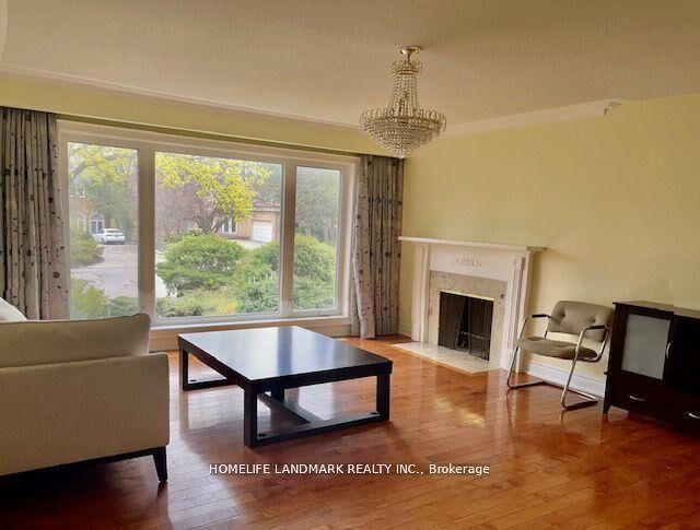 Property Photo:  26 Manorcrest Drive  ON M2N 5K1 