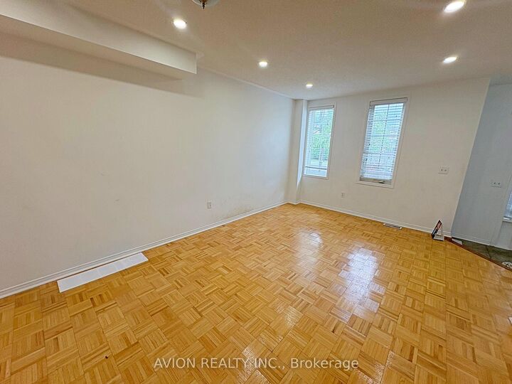 Property Photo:  366 Bur Oak Avenue  ON L6C 2T9 