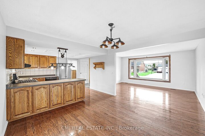 Property Photo:  96 Elgin Street  ON K9V 3W7 
