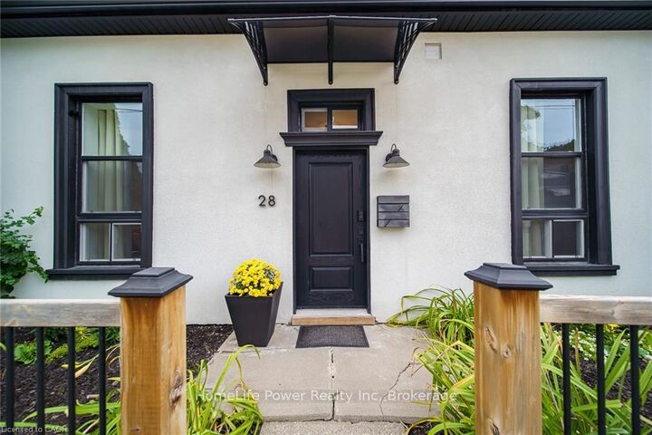 Property Photo:  28 Cambridge Street  ON N1R 3R7 