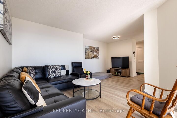 Property Photo:  41 Marbrook Lane 1706  ON M9V 5E6 
