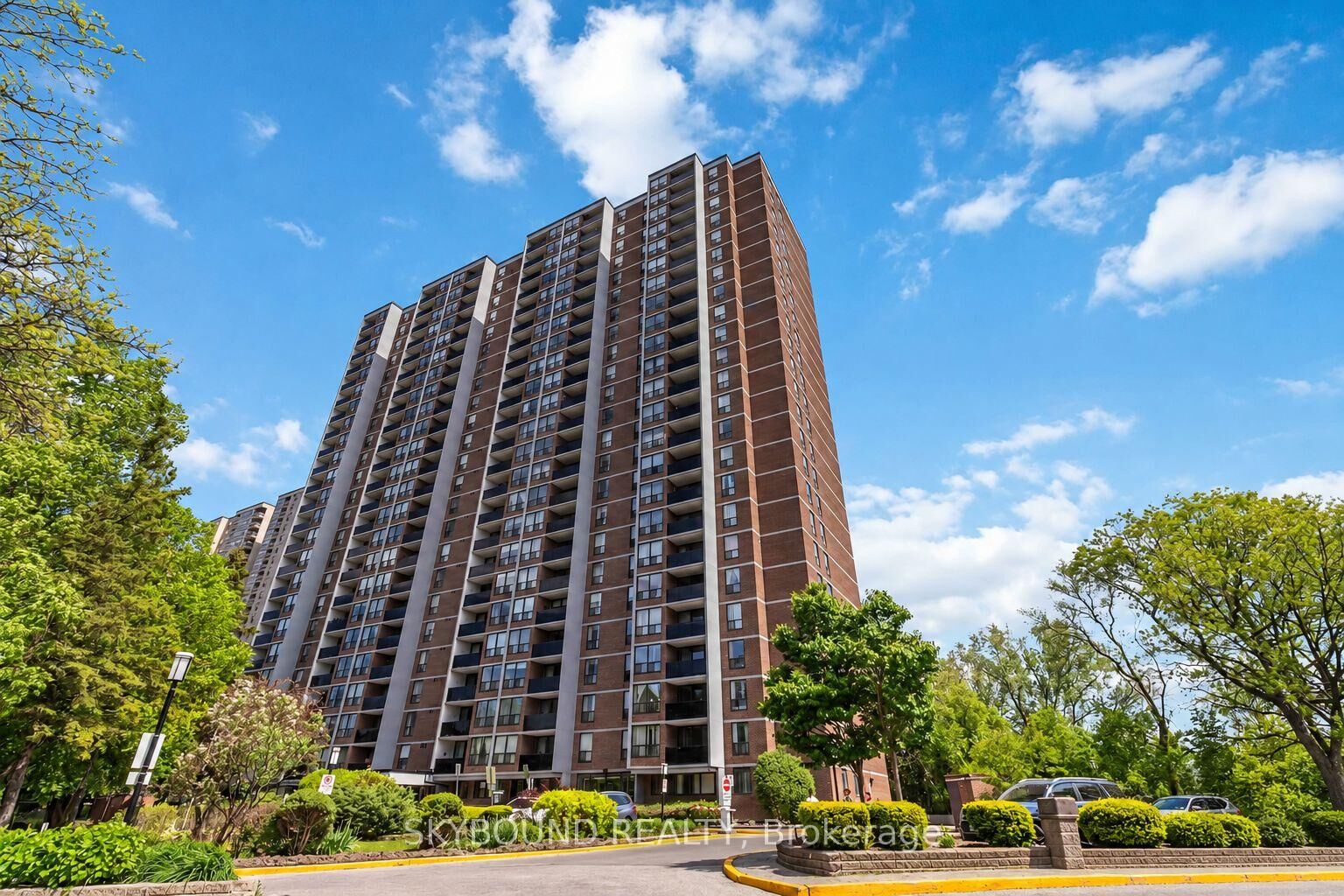 Property Photo:  85 Emmett Avenue 1606  ON M6M 5A2 