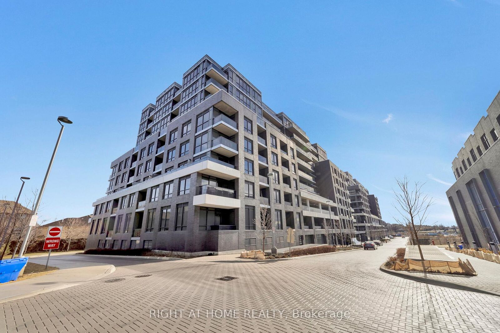 Property Photo:  26 Gibbs Road 649  ON M9B 0E3 