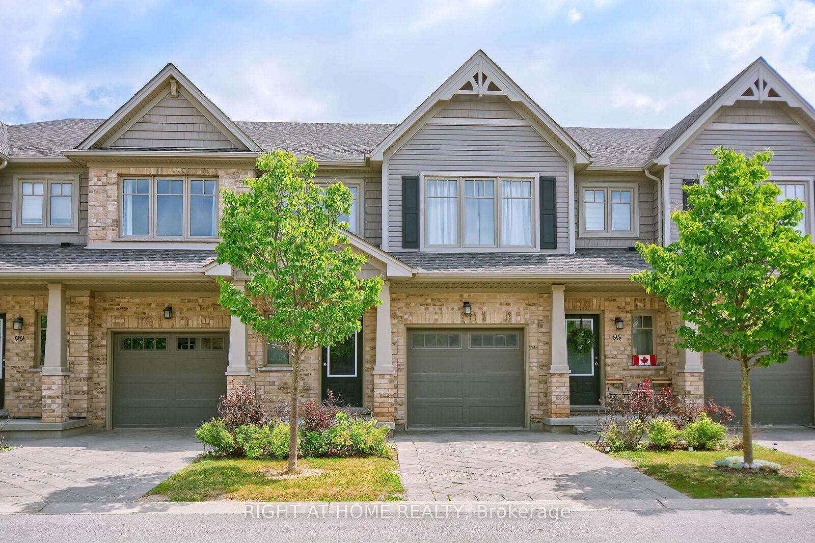 Property Photo:  1924 Cedarhollow Boulevard 97  ON N5X 0K3 
