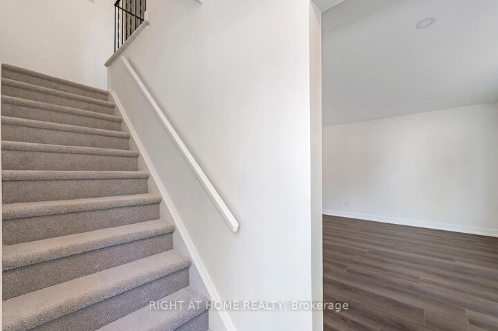 Property Photo:  72 Delawana Drive  ON L8E 1G4 