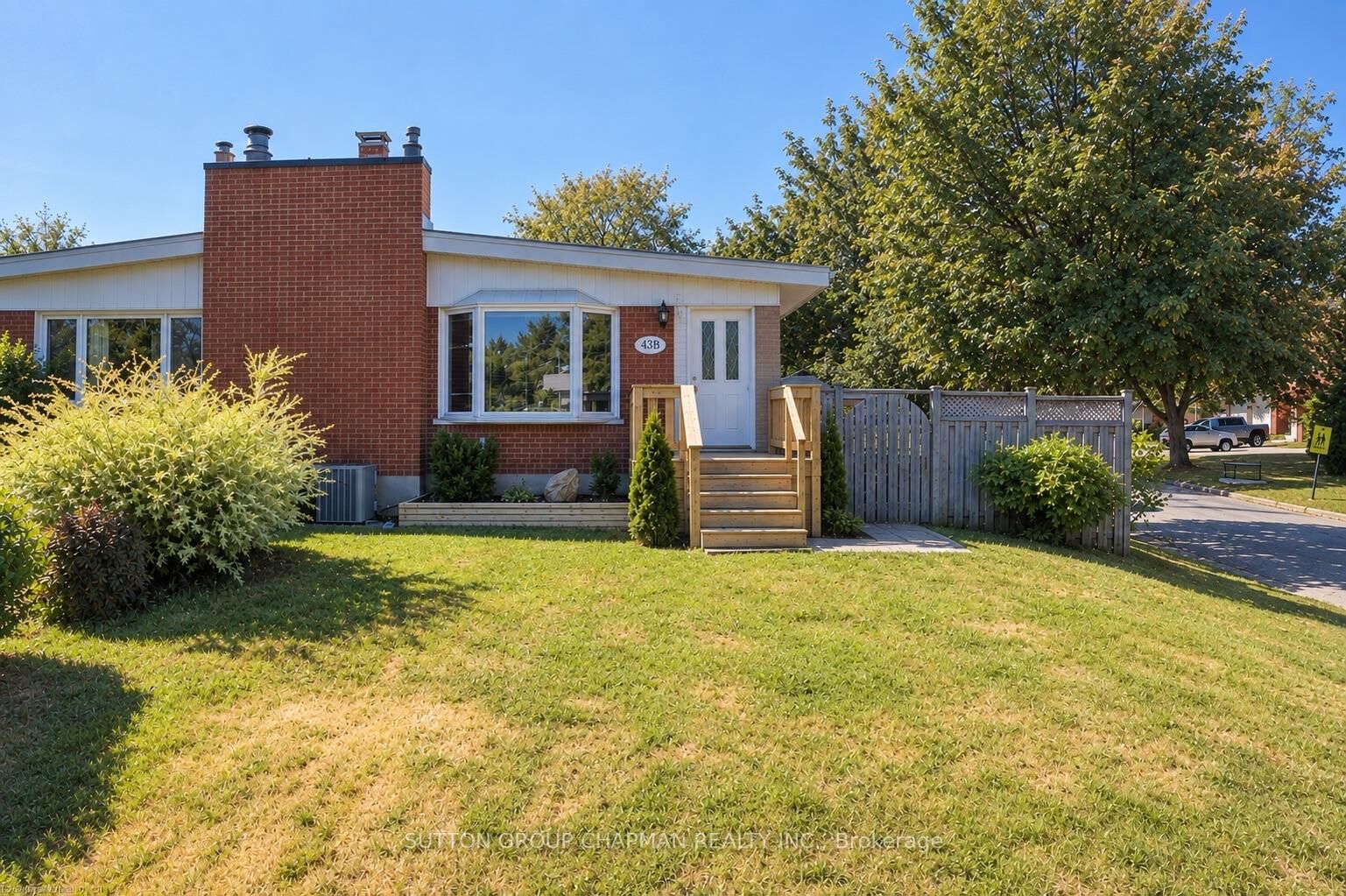 Property Photo:  43 Frontenac Road B  ON N5Z 3Y5 
