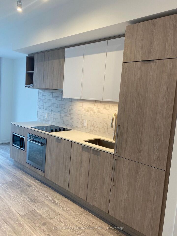Property Photo: 2020 Bathurst Street 829 ON M5P 0A6