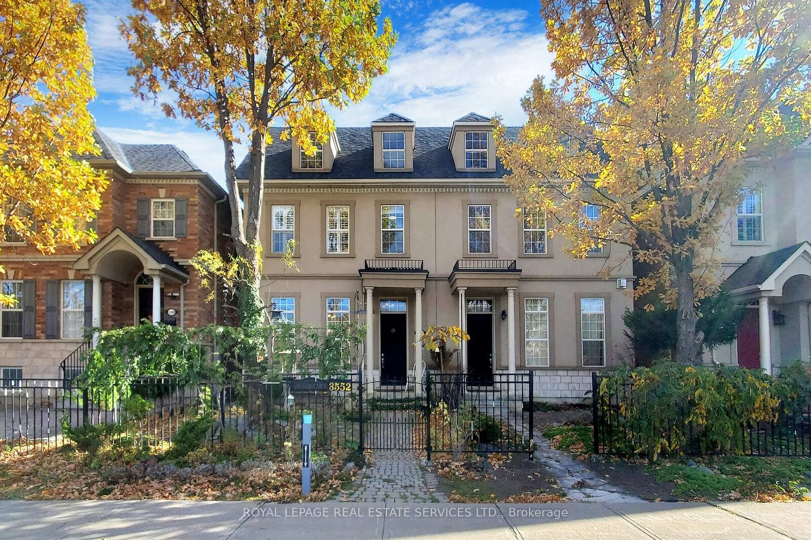 Property Photo:  3552 Eglinton Avenue W  ON L5M 7C4 