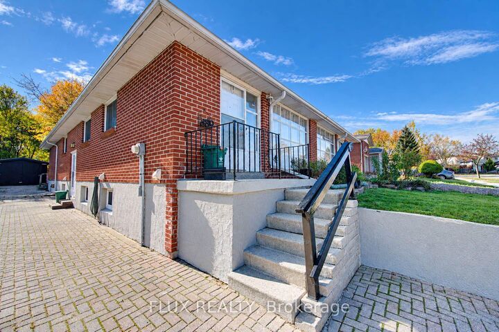 Property Photo:  339 Westwood Drive  ON N2M 2L3 