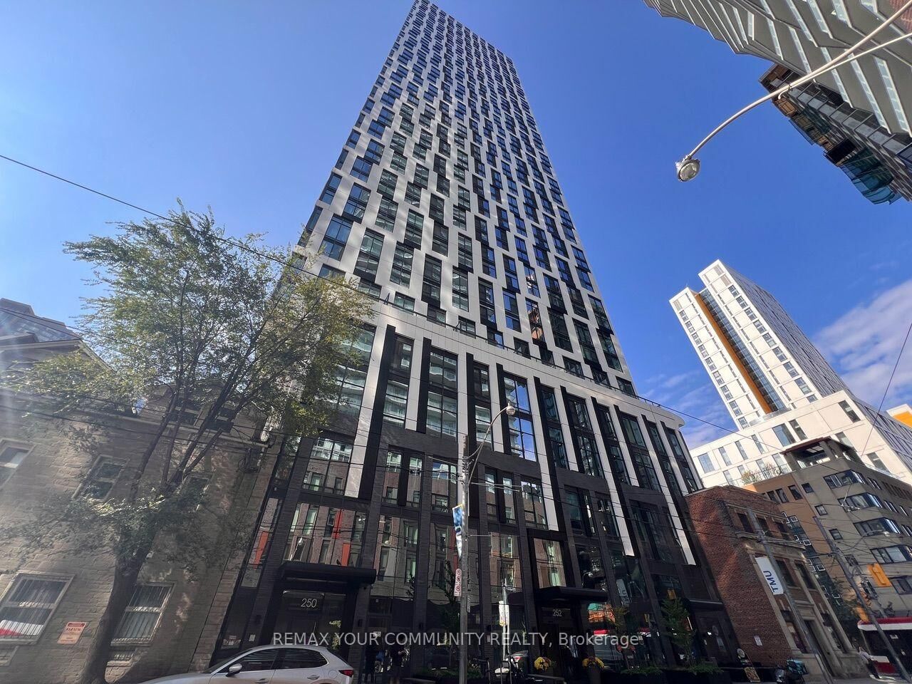 Property Photo:  252 Church Street 4507  ON M5B 0E6 