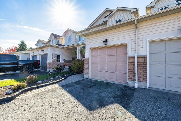 Property Photo:  20 Annisson Court  ON L1C 5L3 