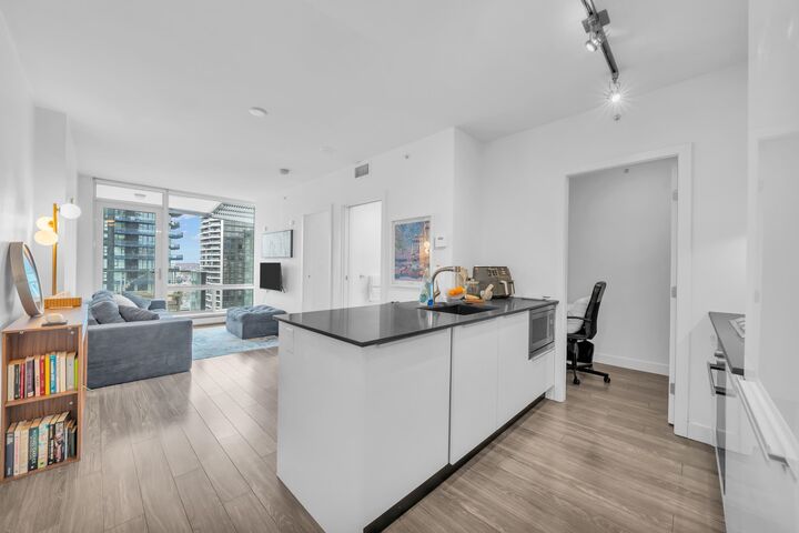 Property Photo:  1283 Howe Street 3007  BC V6Z 0E3 