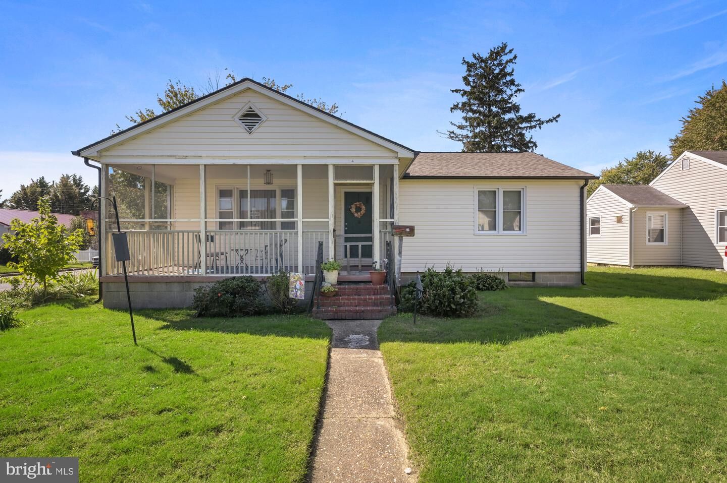 Property Photo: 34 N Edgehill Avenue DE 19901