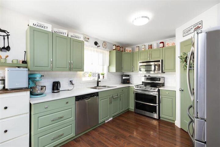 Property Photo:  244 Greentree Drive  MB R0A 0R0 