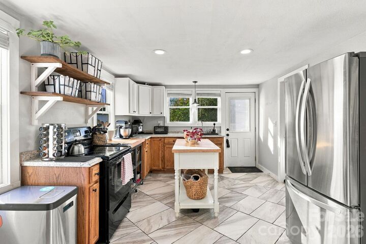 Property Photo:  938 N Main Street  NC 28716 