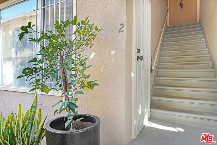 Property Photo:  1108 S Sherbourne Dr, Unit 2  CA 90035 
