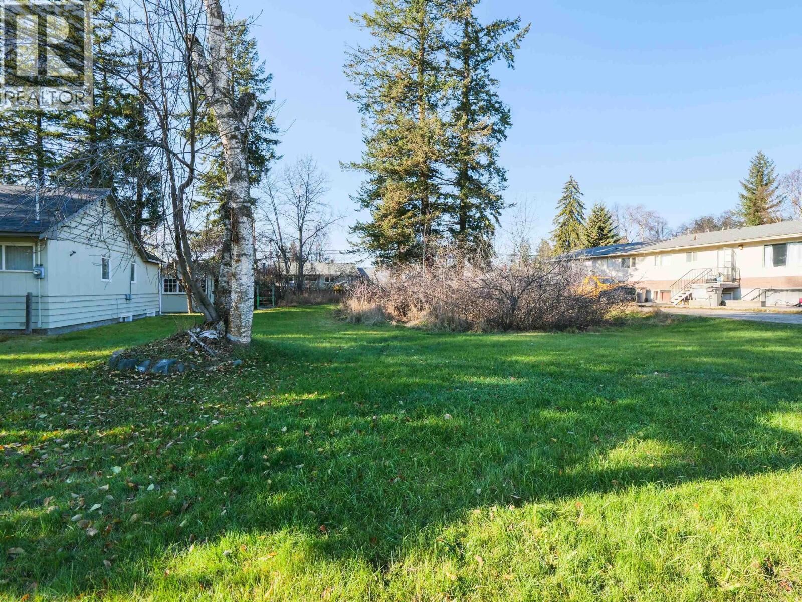 Property Photo:  633 Wilson Street  BC V2J 2W5 