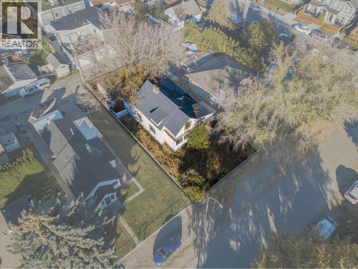 Property Photo:  2166 Aberdeen Street  BC V1Y 2T4 