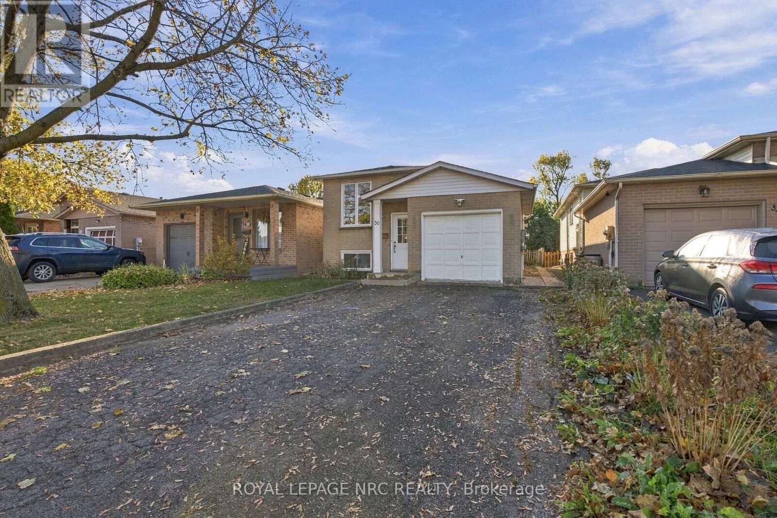 Property Photo:  36 Lampman Crescent  ON L2V 4K7 