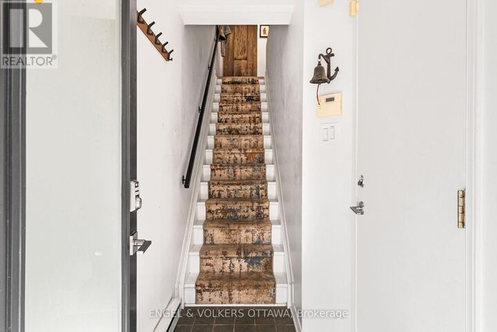 Property Photo: 47 Ontario Street C ON K1K 1L1
