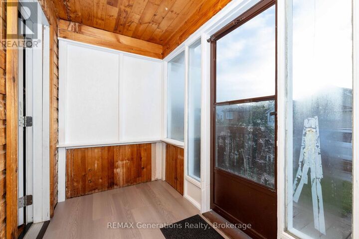 Property Photo: 1021 Alexandra Street ON P7C 3G6