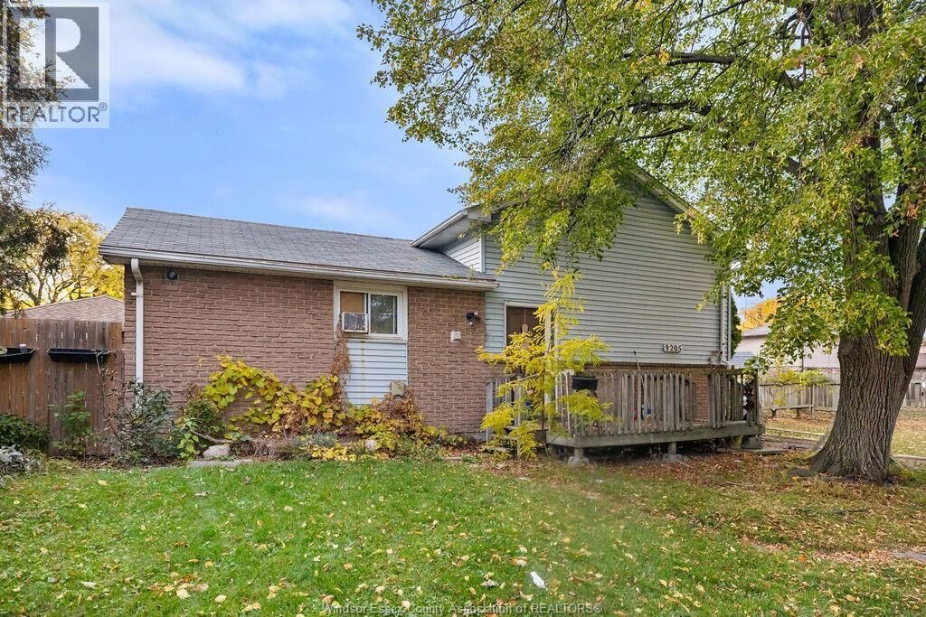 Property Photo:  9205 Arncliff  ON N8S 4J9 