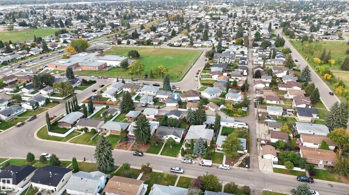 Property Photo: 13304 73 Street NW AB T5C 0T8