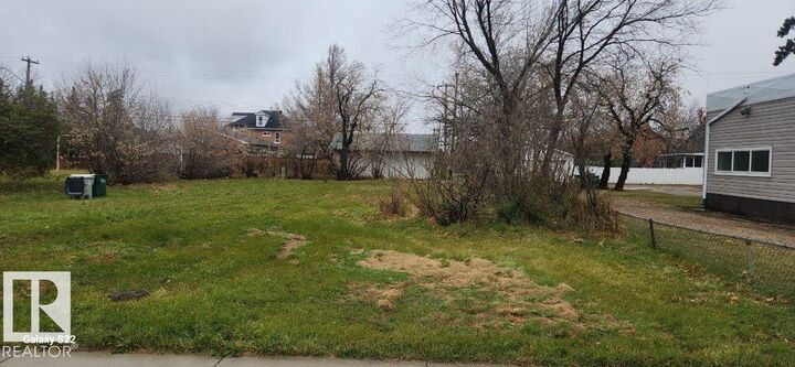 Property Photo:  5212 50 Avenue  AB T0B 2R0 