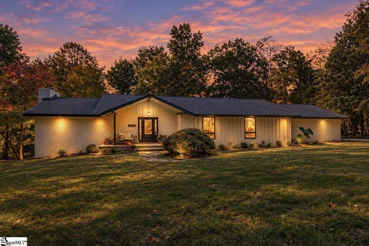 Property Photo:  112 Rolling Green Circle  SC 29615 