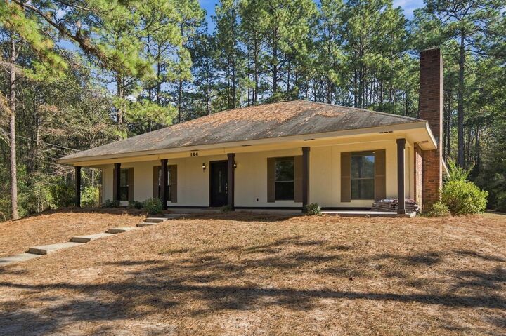 Property Photo:  144 E Lakeside Dr.  MS 39402 