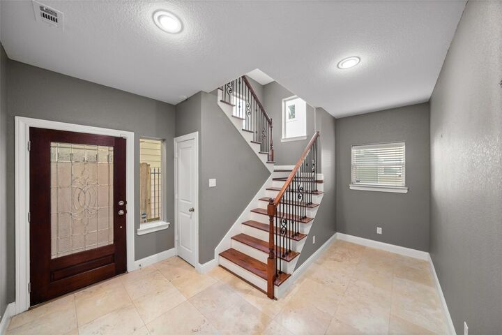 Property Photo:  2306 Beall Street  TX 77008 