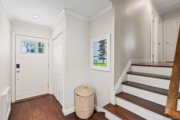 Property Photo:  32 Wood Lane  NY 11560 