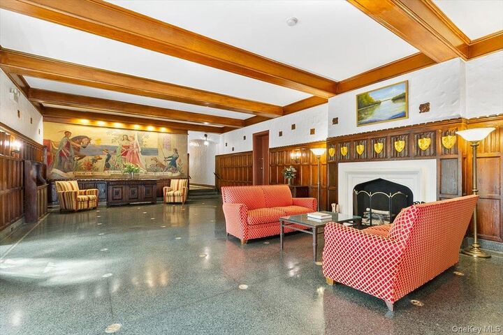 Property Photo: 21 North Chatsworth Avenue 7H NY 10538