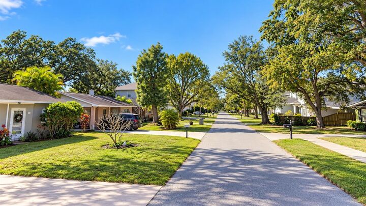 Property Photo:  3206 W Cherokee Avenue  FL 33611 