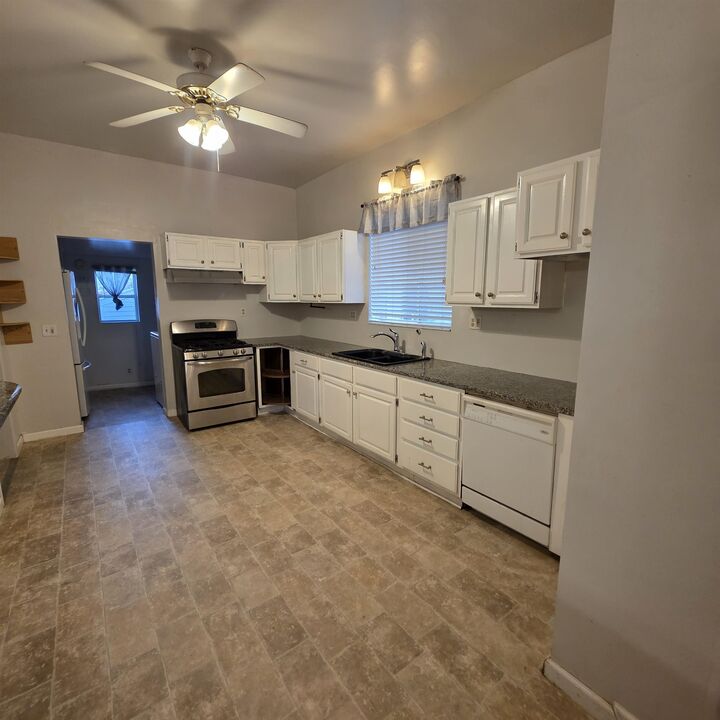 Property Photo:  914 N Grant Street  MI 48708 
