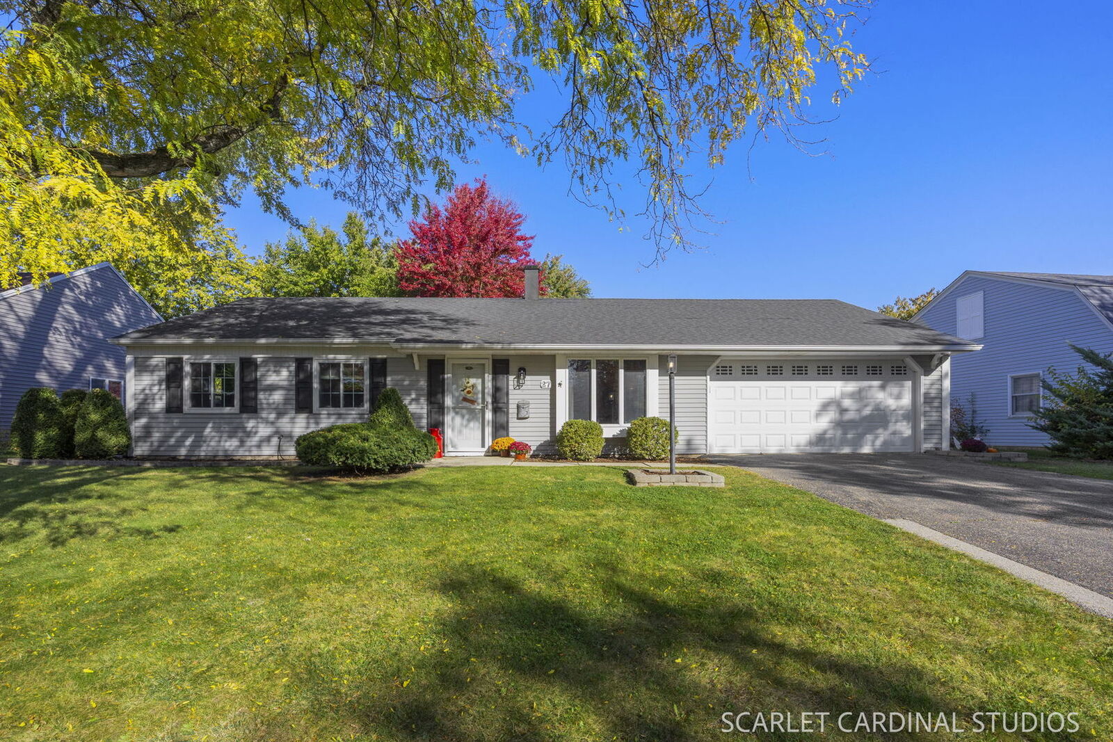 Property Photo:  27 Fieldpoint Road  IL 60538 