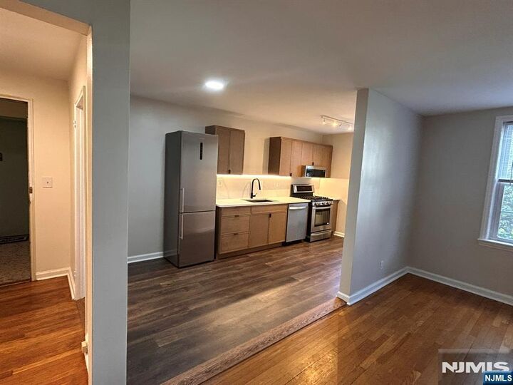 Property Photo:  101 Gates Avenue E4  NJ 07042 