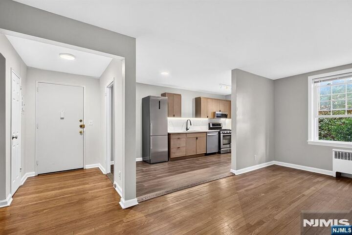 Property Photo:  101 Gates Avenue E4  NJ 07042 