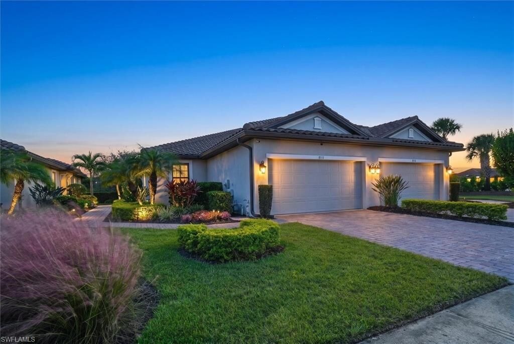 Property Photo:  8111 Calle Canovas St  FL 34114 