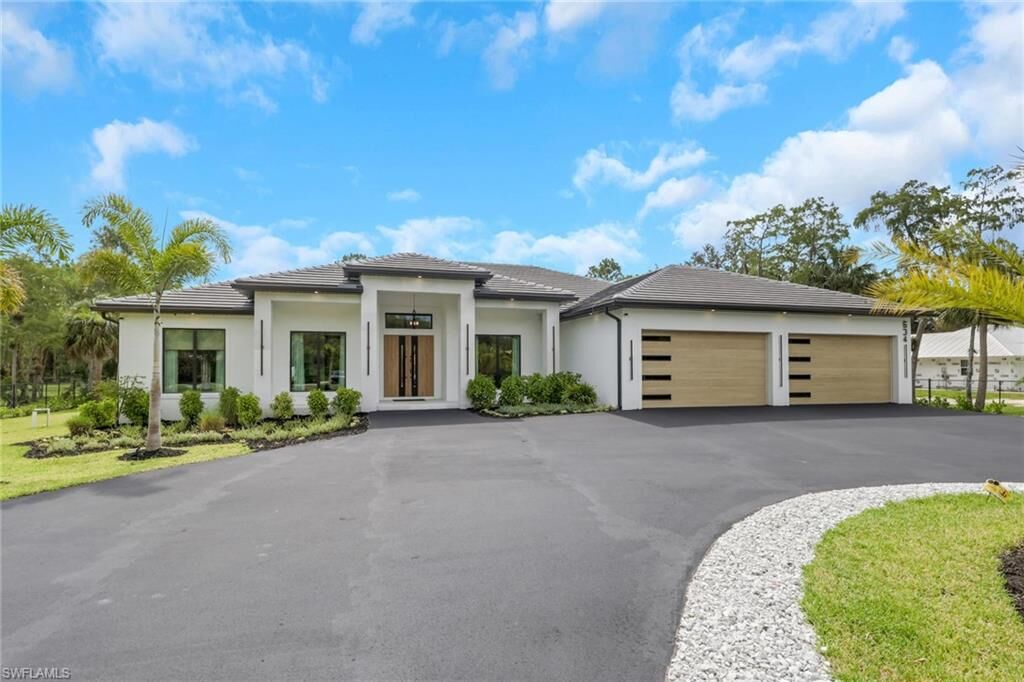 Property Photo:  634 19th St SW  FL 34117 