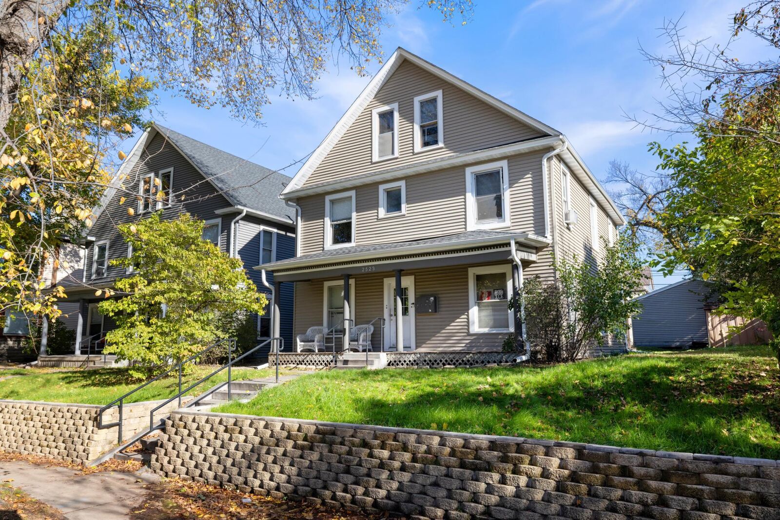 Property Photo: 2523 Lyndale Avenue S 3 MN 55405