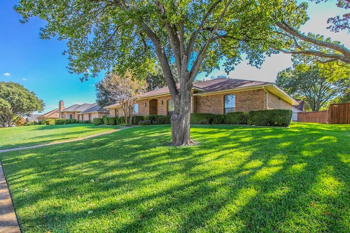 Property Photo:  618 Meadowbrooke Drive  TX 75137 